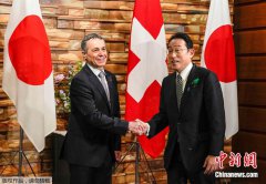 日本首相与瑞士联邦主席会谈 双方同意继续对俄